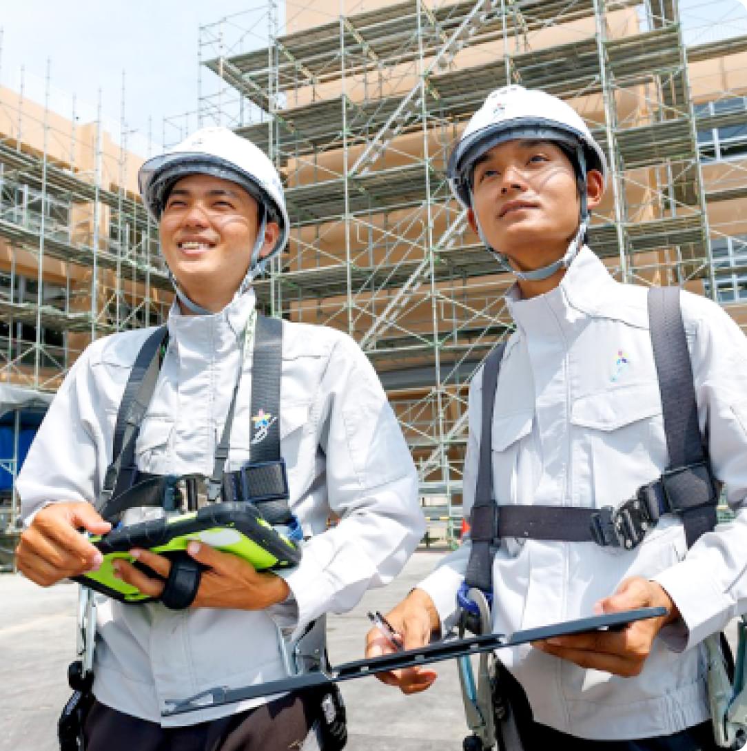 建築現場の作業員の画像