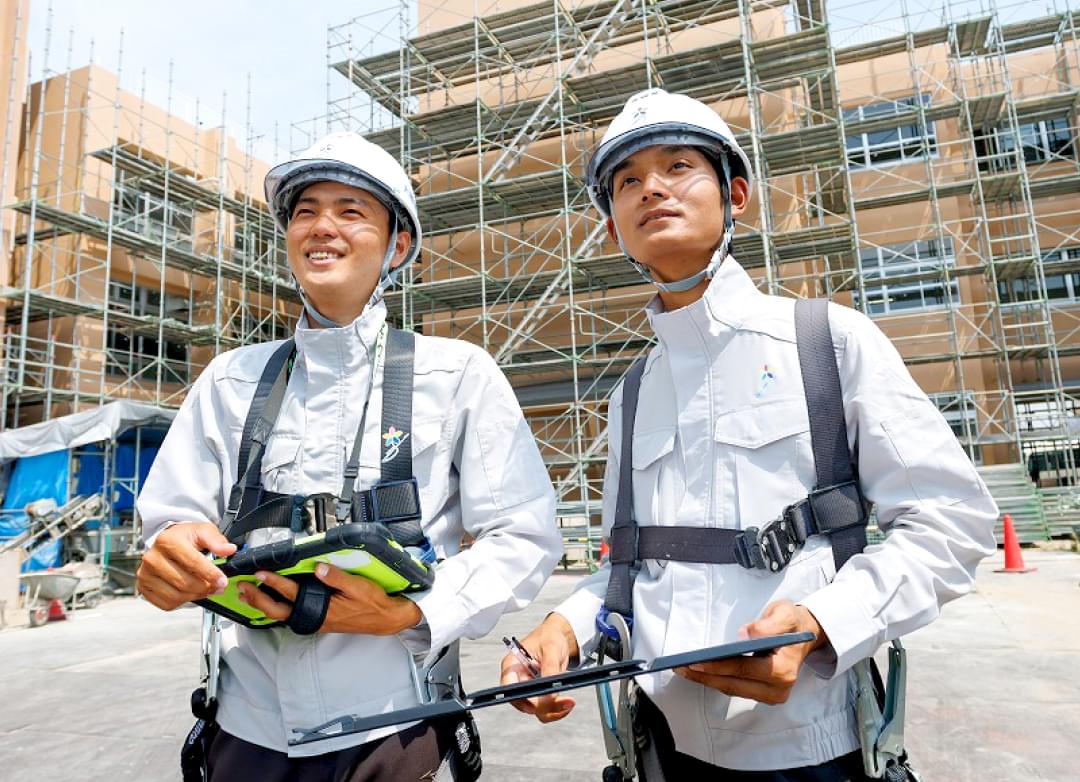 現場作業を行う様子